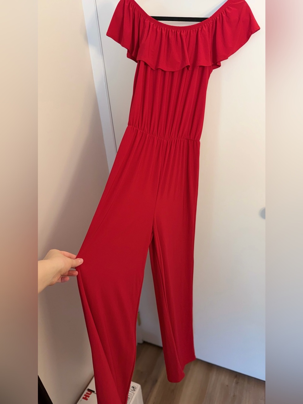 Hybrid & company Off-Shoulder Red Jumpsuit